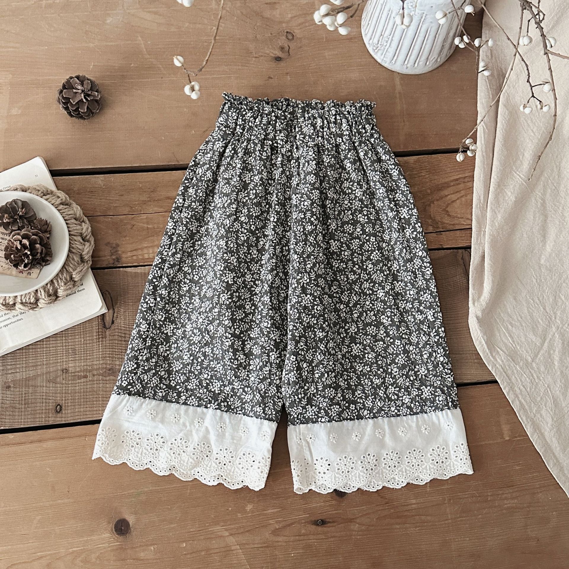 INS Baby Spring And Autumn Floral Picking Edge Zou Zou Fei Sleeve Single-breasted Vest Lace Stitching Pants