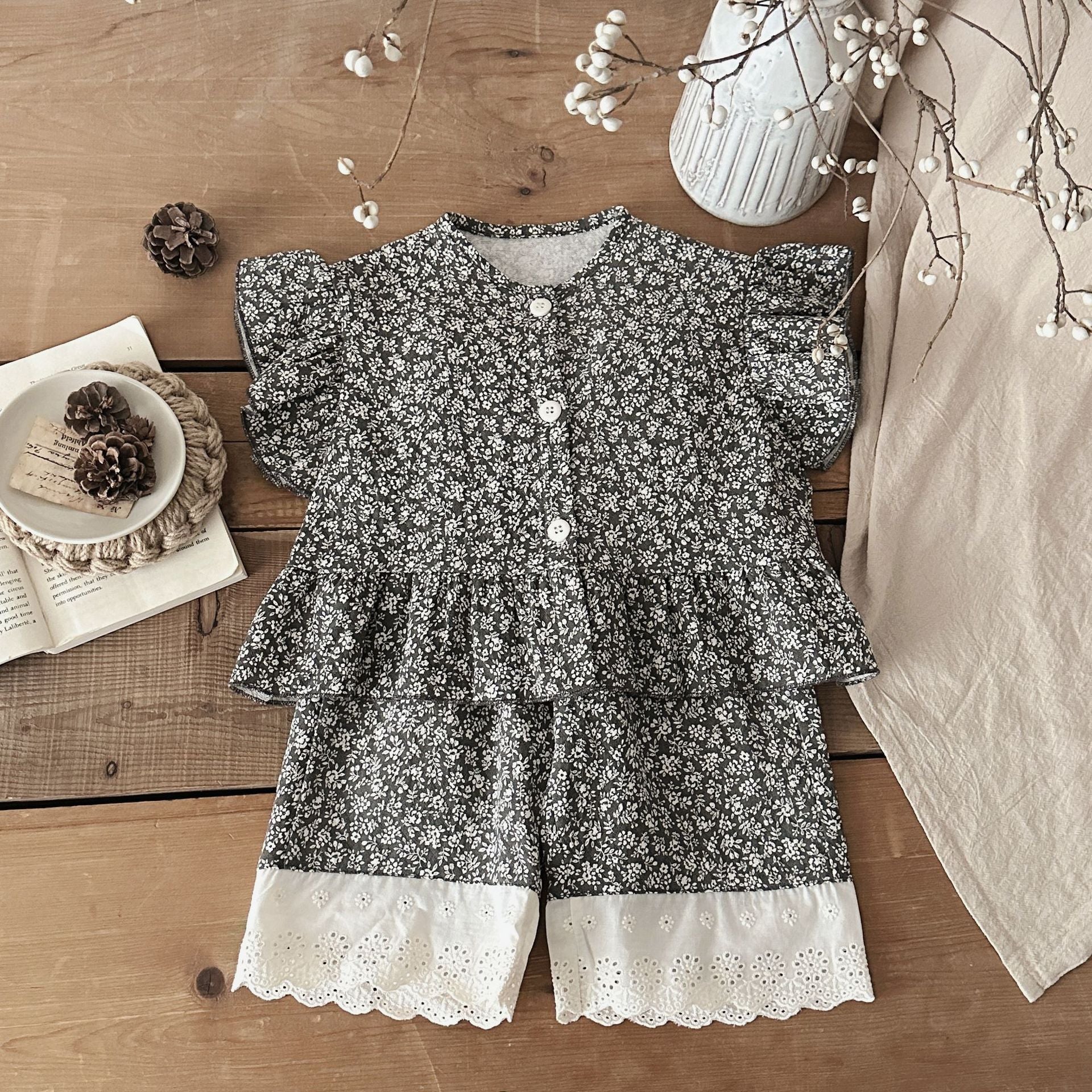 INS Baby Spring And Autumn Floral Picking Edge Zou Zou Fei Sleeve Single-breasted Vest Lace Stitching Pants